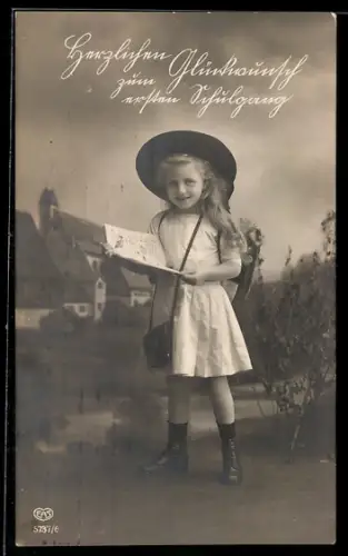 Foto-AK EAS Nr. 5737/6: Kleines Mädchen mit Fibel, Glückwunsch zum Schulanfang