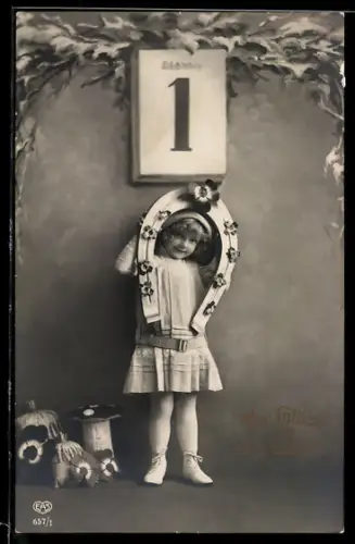 Foto-AK EAS Nr. 657/1: Mädchen mit Hufeisen vor Kalender, Neujahrsgruss