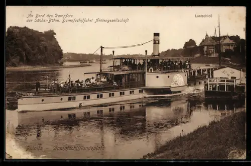 AK Pillnitz, Dampfschifflandeplatz, Dampfer d. Sächs.-Böhm. Dampfschiffahrt auf der Elbe, Lustschloss