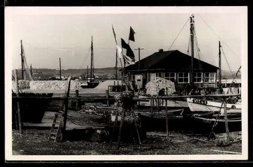 AK Vitte /Hiddensee, Hafen, Fischerboote, Hafenhaus