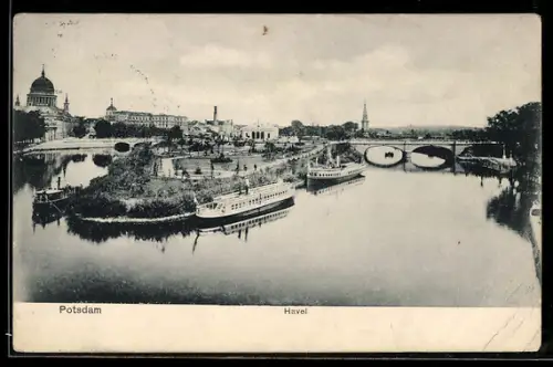 AK Potsdam, Blick über die Havel mit Passagierschiffen am Ufer