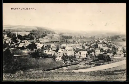 AK Hoffnungsthal, Ortsansicht mit Eisenbahnstrecke