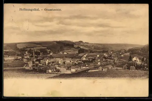 AK Hoffnungsthal, Gesamtansicht des Ortes von der Feldflur aus