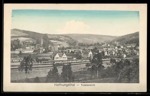 AK Hoffnungsthal, Totalansicht des Ortes mit Bahnhof