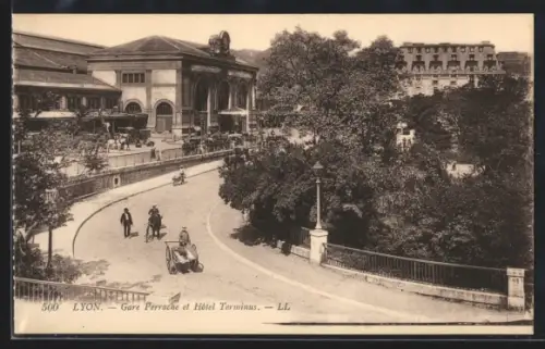 AK Lyon, Gare Perrache et Hôtel Terminus