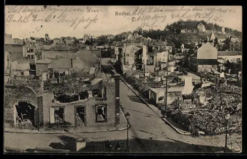 AK Rethel, Zerstörte Häuser und Strassen