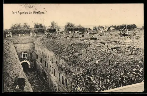 AK Mézières, Zerstörtes Fort Ayvelles mit Schützengräben