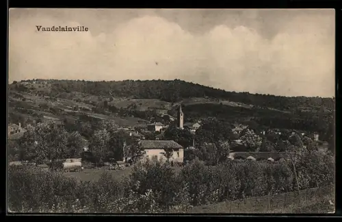 AK Vandelainville, Blick auf Dorf und Kirche