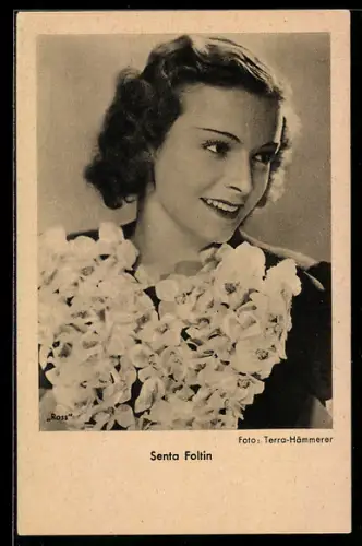 AK Schauspielerin Senta Foltin mit Locken