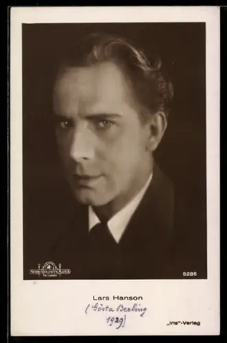 AK Schauspieler Lars Hanson im Anzug posierend