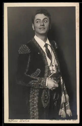 AK Hand Duhan in einer Rolle, Portrait