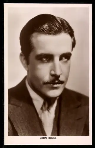 AK Schauspieler John Boles im Anzug ernst zur Seite schauend