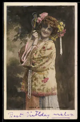 AK Marie Studholme lächelt, Portrait