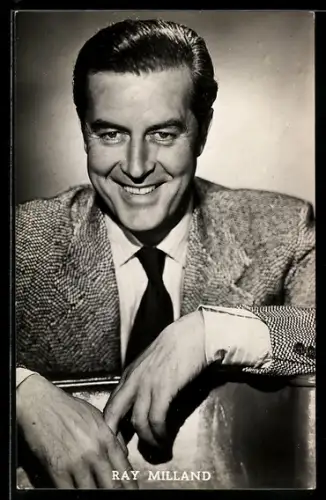 AK Schauspieler Ray Milland im Anzug mit Krawatte