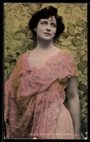 AK Evelyn Millard, Portrait im Spitzenkleid