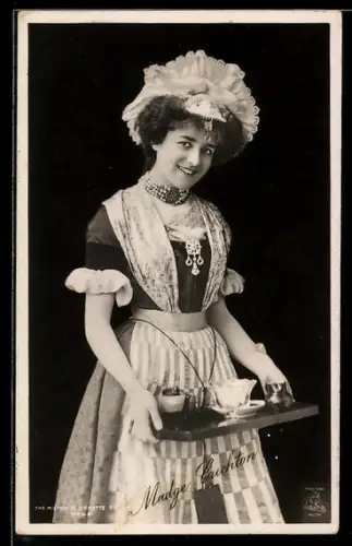 AK Madge Crichton als Diensmädchen