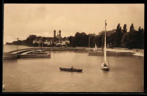 AK Friedrichshafen a. B., Yachthafen mit Blick auf Königliches Schloss