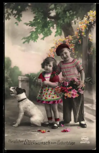 Foto-AK Amag Nr. 64417/5: Kinderpaar mit Blumen, Geburtstagsgruss
