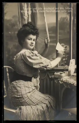 Foto-AK L.J. & F.F. Nr. 2387/6: Finster und öde..., Einsame junge Dame mit Brief