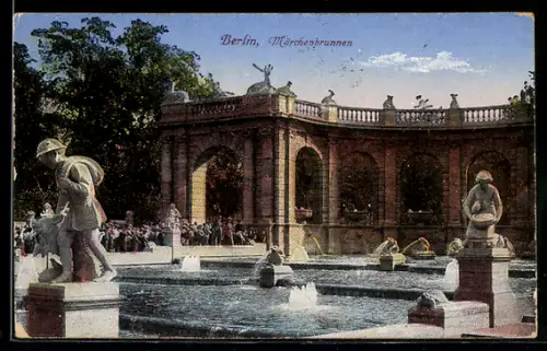 AK Berlin-Friedrichshain, Märchenbrunnen mit Menschenmenge