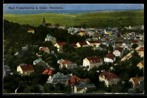 AK Bad Freienwalde a. Oder, Ortsanorama aus der Vogelschau