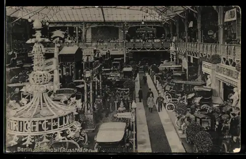 AK Berlin, Berliner Automobil-Ausstellung, Blick in die Ausstellungshalle mit Autos