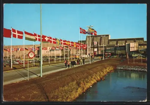 AK Copenhagen, Ausstellungsgelände mit verschiedenen Nationalflaggen 1984