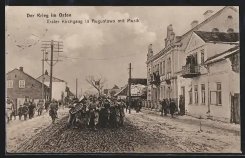 AK Augustowo, Gesellschaft auf dem Kirchgang