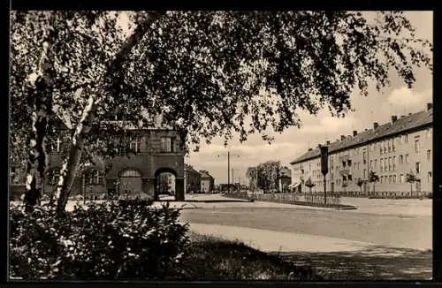 AK Guben, Karl-Marx-Strasse mit Tor