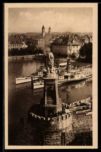AK Lindau /Bodensee, Hafen mit Mangturm, Löwenstatue und Dampfschiffen