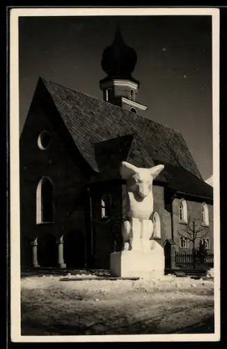 AK Davos, Winterfest 1930, Eisplastik Fuchs vor Kirche bei Nacht