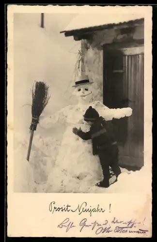 AK Eisplastik: Schneemann mit Besen, Neujahrsgruss
