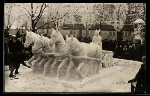 Foto-AK Eisplastik Lohengrin mit einem Streitwagen