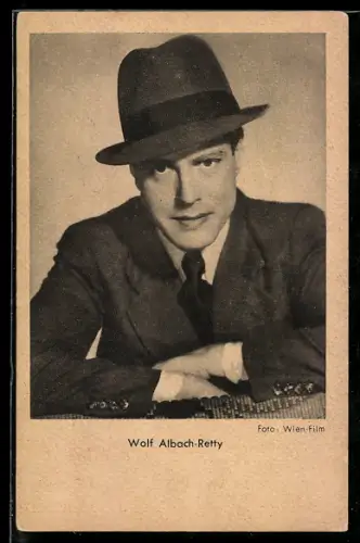 AK Schauspieler Wolf Albach-Retty, Portrait im schwarzen Anzug mit Hut
