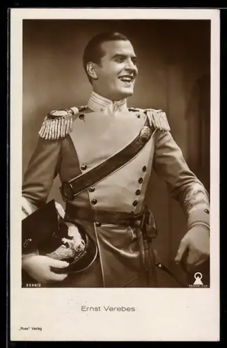 AK Schauspieler Ernst Verebes in Uniform mit Epauletten