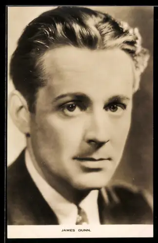 AK James Dunn, Portrait