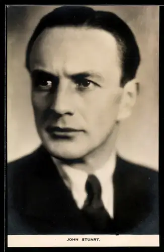 AK John Stuart, Portrait