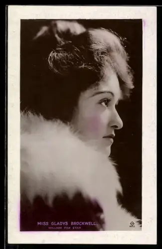 AK Gladys Brockwell, Portrait mit Pelzkragen