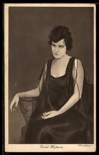 AK Violet Hopson, Portrait