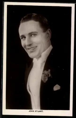 AK John Stuart mit Blume im Knopfloch, Portrait