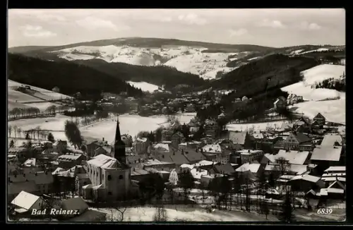 AK Bad Reinerz, Vogelschau auf den Ort mit Kirche