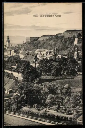 AK Glatz, Teilansicht mit Ort und Festung