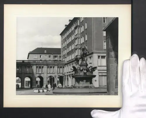 Fotografie Ansicht Dresden, Partie in der Weissen Gasse am Gänsedieb Brunnen, Grossformat 30 x 24cm