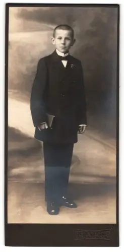 Fotografie Atelier A. Franke, Mügeln, Junge in feinem Anzug