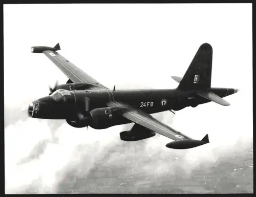 Fotografie Flugzeug Lockheed P-2 Neptune im Fluge, Seeaufklärungsflugzeug, Kennung 24F8, Nummer 144692