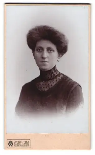 Fotografie Wertheim, Berlin, Rosenthaler Strasse, Porträt der Frau Marthe Ross, Berlin 1911
