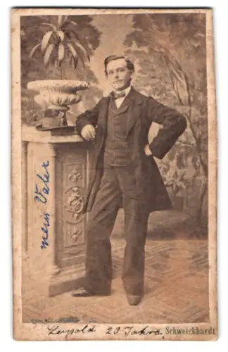 Fotografie Jos v. Schweickhardt, Stockerau, Porträt des jungen Herrn Leopold im Alter von 19