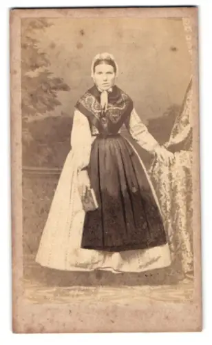 Fotografie Anton Janoschek, Neu Lerchenfeld, Hauptstrasse 49, Porträt der Frau Barbara Harmicek