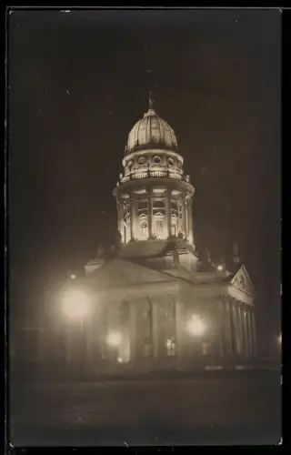 Foto-AK Berlin, Französischer Dom im Licht, Gendarmenmarkt