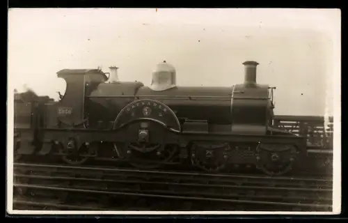 AK Britische Lokomotive Nr. 3036 Crusader in einem Depot, englische Eisenbahn